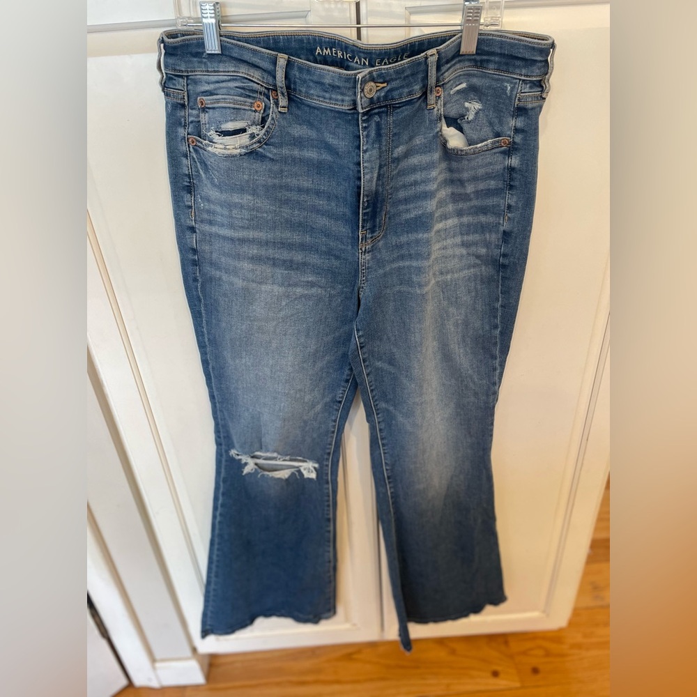 American Eagle Women's Blue Distressed Jeans